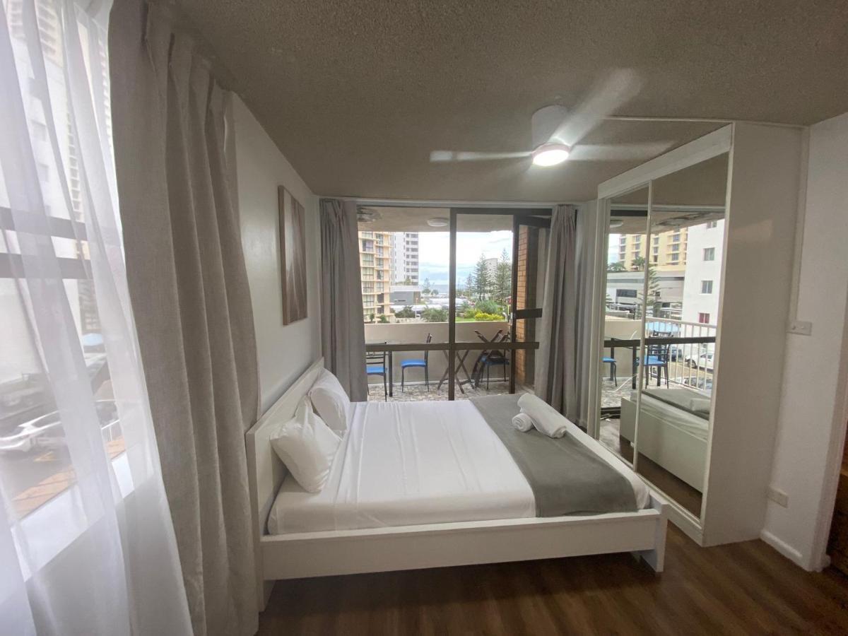 Surfers Holiday Apartments ゴールドコースト エクステリア 写真