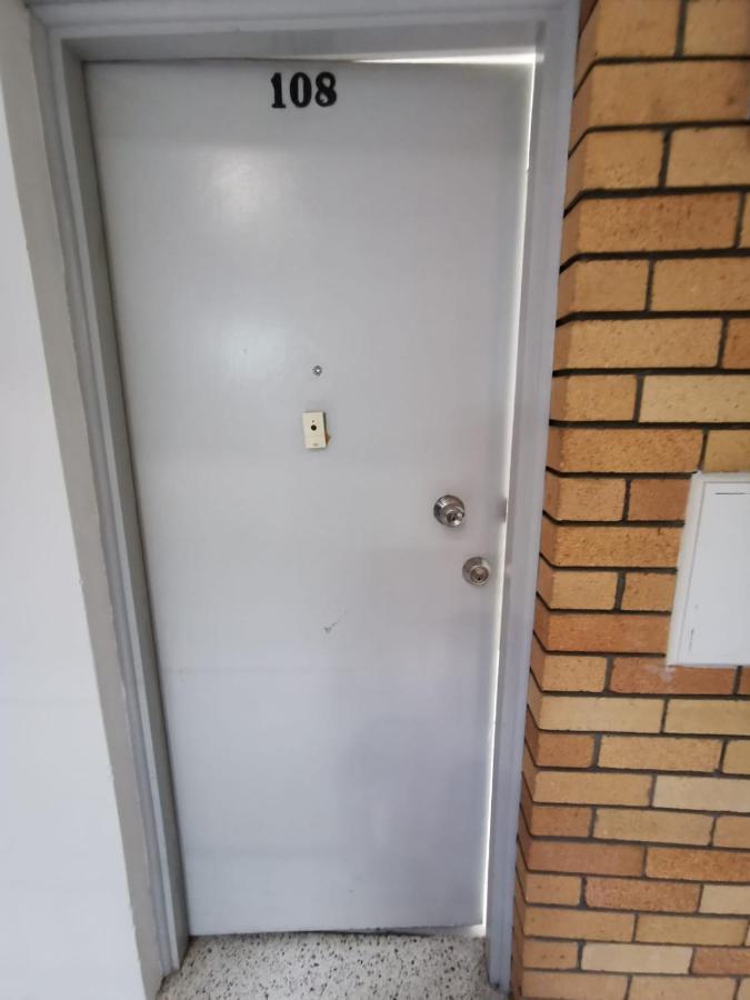 Surfers Holiday Apartments ゴールドコースト エクステリア 写真